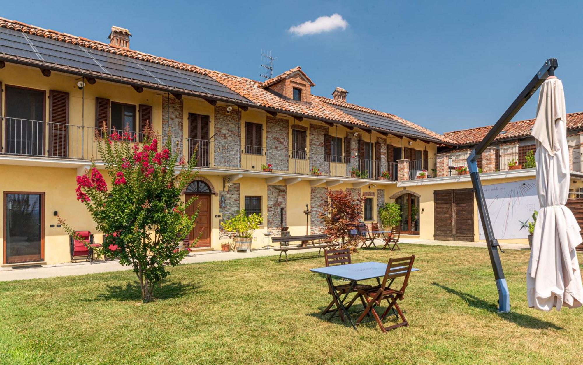Appartamenti La Picchiera - Jole La Morra Exterior foto